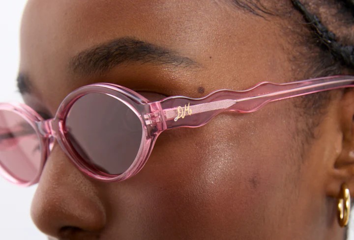 Best Oval Sunglasses for Women: Summer’s Most Flattering Frame